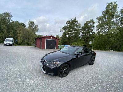 Lexus IS300h