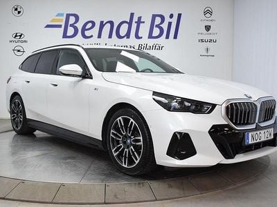 Vit Begagnad 2025 BMW i5 M Sport Kombi | 624 500 kr (Superpris)