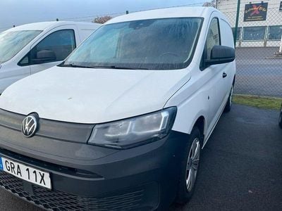 Vit Begagnad 2023 VW Caddy Maxi Minibuss | 329 000 kr (Dyr)