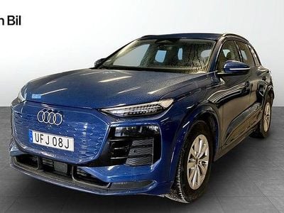 Begagnad Audi Q6 e-tron Performance 239 kW (326 HK) 2024 Blå SUV