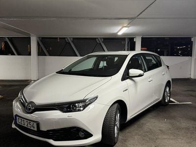 Begagnad 2016 Toyota Auris Hybrid | 149 900 kr (Marknadspris)