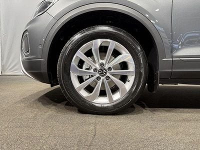 Grå Ny 2026 VW T-Roc Life SUV | 367 700 kr (Marknadspris)