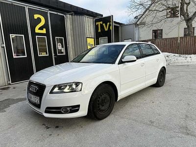 Begagnad Audi A3 Sportback Comfort 105 HK (77 kW) 2012 Vit Halvkombi