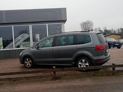Begagnad VW Sharan 140 HK (102 kW) 2011 Minibuss
