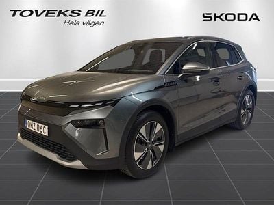 Grå (graphite grey metallic) Begagnad 2025 Skoda Elroq SUV | 479 000 kr (Marknadspris)