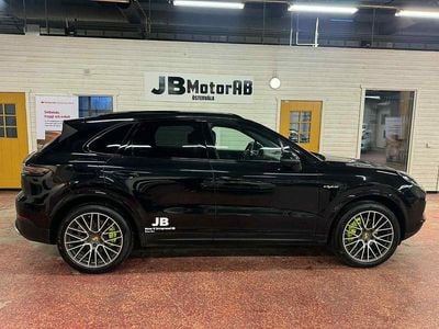 Svart Begagnad 2020 Porsche Cayenne SUV | 539 000 kr
