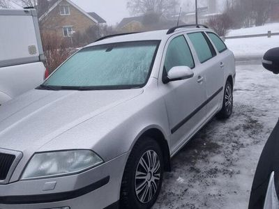 begagnad Skoda Octavia Kombi 2.0 FSI Euro 4