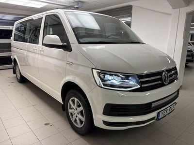 Candyvit Begagnad 2017 VW Caravelle Minibuss | 219 000 kr (Marknadspris)