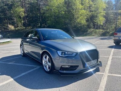 Begagnad Audi A3 Sportback Ambition 150 HK (110 kW) 2013 Gul Halvkombi