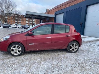 Begagnad Renault Clio R.S. 75 HK (55 kW) 2009 Halvkombi