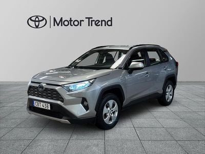 Silver Begagnad 2019 Toyota RAV4 Hybrid SUV | 269 900 kr (Bra pris)
