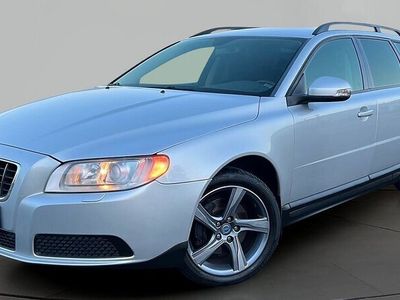 begagnad Volvo V70 D5 185hk Xenon Dragkrok 6-Växlad * Nybytt Kamrem *