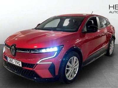 Begagnad Renault Megane E-Tech Equilibre 161 kW (220 HK) 2023 Röd Halvkombi