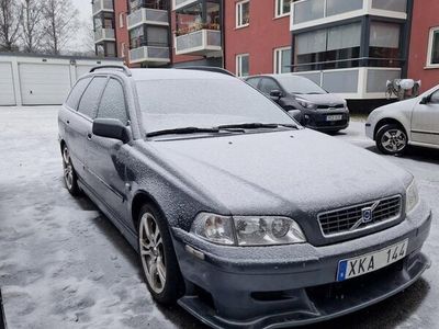 begagnad Volvo V40 T4