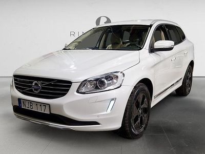 Vit Begagnad 2016 Volvo XC60 Standard SUV | 164 900 kr (Marknadspris)