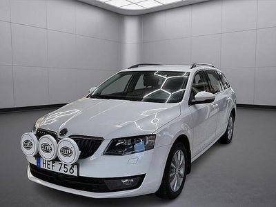 Vit Begagnad 2014 Skoda Octavia Ambition Kombi | 132 500 kr (Lite dyr)