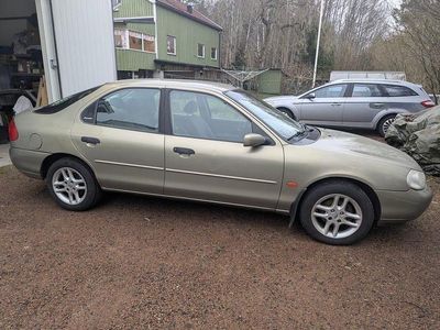Begagnad 2000 Ford Mondeo Halvkombi | 14 000 kr