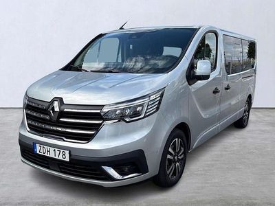 Grå Begagnad 2024 Renault Trafic Minibuss | 559 800 kr