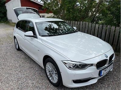 Alpinvit Begagnad 2016 BMW 320 Comfort Edition Kombi | 170 000 kr (Marknadspris)