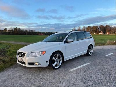 Vit Begagnad 2011 Volvo V70 R-Design Kombi | 91 000 kr (Marknadspris)