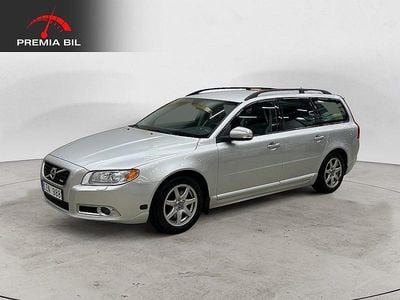 Ljusgrå Begagnad 2010 Volvo V70 R-Design Kombi | 159 900 kr (Dyr)