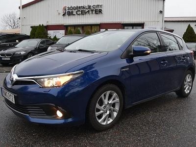 Begagnad Toyota Auris Hybrid Active 136 HK (100 kW) 2017 Mörkblå Halvkombi