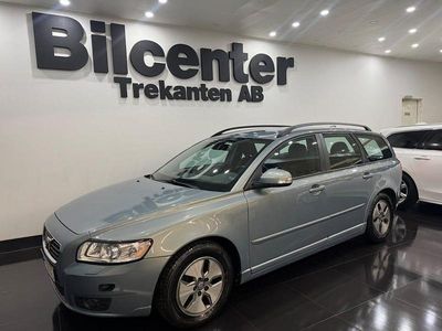 Begagnad Volvo V50 Momentum 109 HK (80 kW) 2010 Ljusblå Kombi