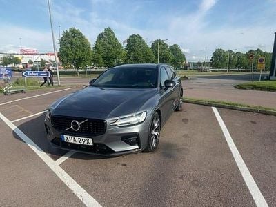 Begagnad 2021 Volvo V60 R-Design Kombi | 330 000 kr (Marknadspris)