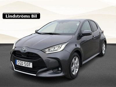 Mörkgrå Begagnad 2022 Toyota Yaris Hybrid Edition Halvkombi | 249 000 kr (Lite dyr)