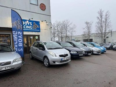 Silver Begagnad 2006 Toyota Yaris Halvkombi | 34 900 kr (Marknadspris)