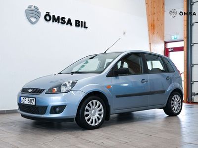 begagnad Ford Fiesta 5-dörrar 1.3 Nyservad AUX 69hk