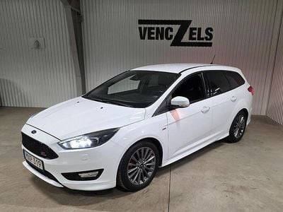 Vit Begagnad 2017 Ford Focus ST-Line Kombi | 105 000 kr (Marknadspris)