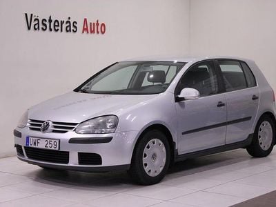 Silver Begagnad 2004 VW Golf IV Trendline Halvkombi | 25 000 kr (Marknadspris)