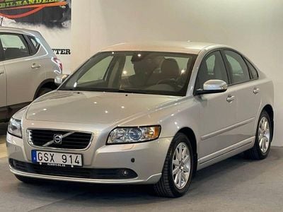 Ljusgrå Begagnad 2007 Volvo S40 Momentum Sedan | 109 900 kr (Dyr)