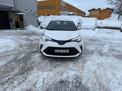 Begagnad Toyota C-HR Active 122 HK (89 kW) 2021 Vit SUV
