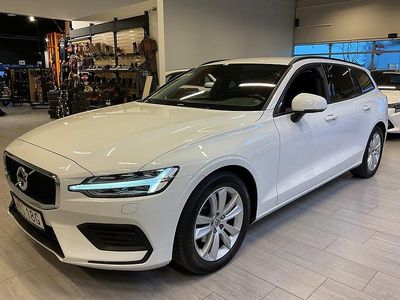 Vit Begagnad 2019 Volvo V60 Momentum Kombi | 248 000 kr