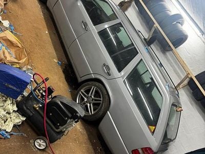 Begagnad Mercedes E300 136 HK (100 kW) 1993