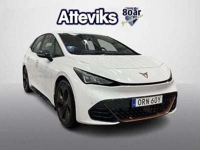 Vit Begagnad 2023 Cupra Born e-Boost Halvkombi | 319 500 kr (Marknadspris)