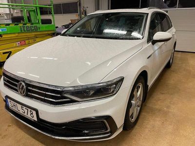 Vit Begagnad 2020 VW Passat GTE Kombi | 209 000 kr (Marknadspris)