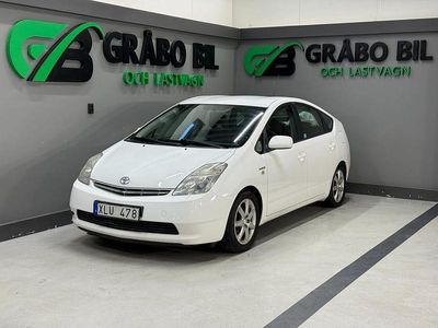 Begagnad Toyota Prius 112 HK (82 kW) 2006 Vit Halvkombi