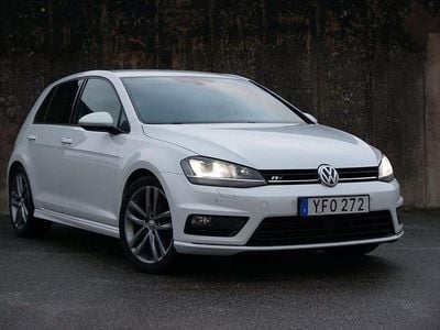 Vit Begagnad 2016 VW Golf VII R-line Halvkombi | 115 000 kr (Marknadspris)
