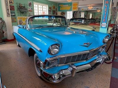 Begagnad Chevrolet Bel Air 170 HK (125 kW) 1956 Blå / vit Cab