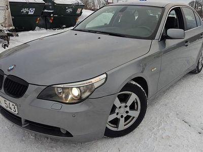 Begagnad BMW 523 177 HK (130 kW) 2005 Grå Sedan