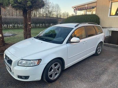 Vit Begagnad 2011 Volvo V50 Kombi | 45 900 kr (Marknadspris)
