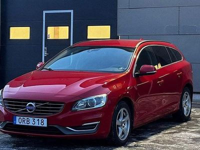 Röd Begagnad 2014 Volvo V60 Momentum Kombi | 119 800 kr (Marknadspris)