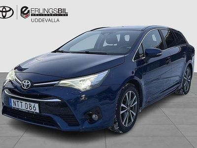 Blå Begagnad 2015 Toyota Avensis Active Kombi | 144 900 kr (Marknadspris)