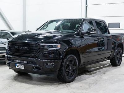 Svart Begagnad 2022 RAM 1500 Pickup | 799 000 kr (Dyr)