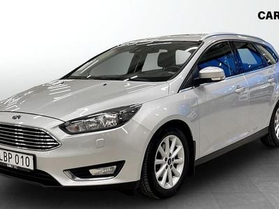 Begagnad Ford Focus Titanium 120 HK (88 kW) 2016 Grå Kombi