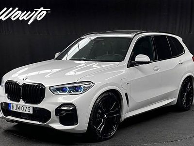 Mineralvit metallic Begagnad 2020 BMW X5 M Sport SUV | 559 800 kr