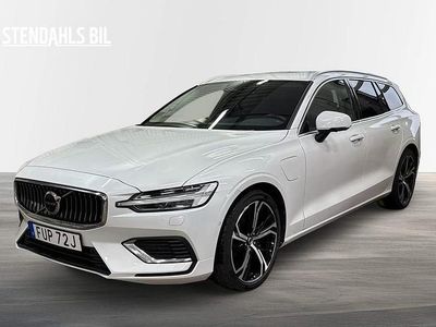 Vit Begagnad 2023 Volvo V60 Plus Kombi | 379 000 kr (Lite dyr)